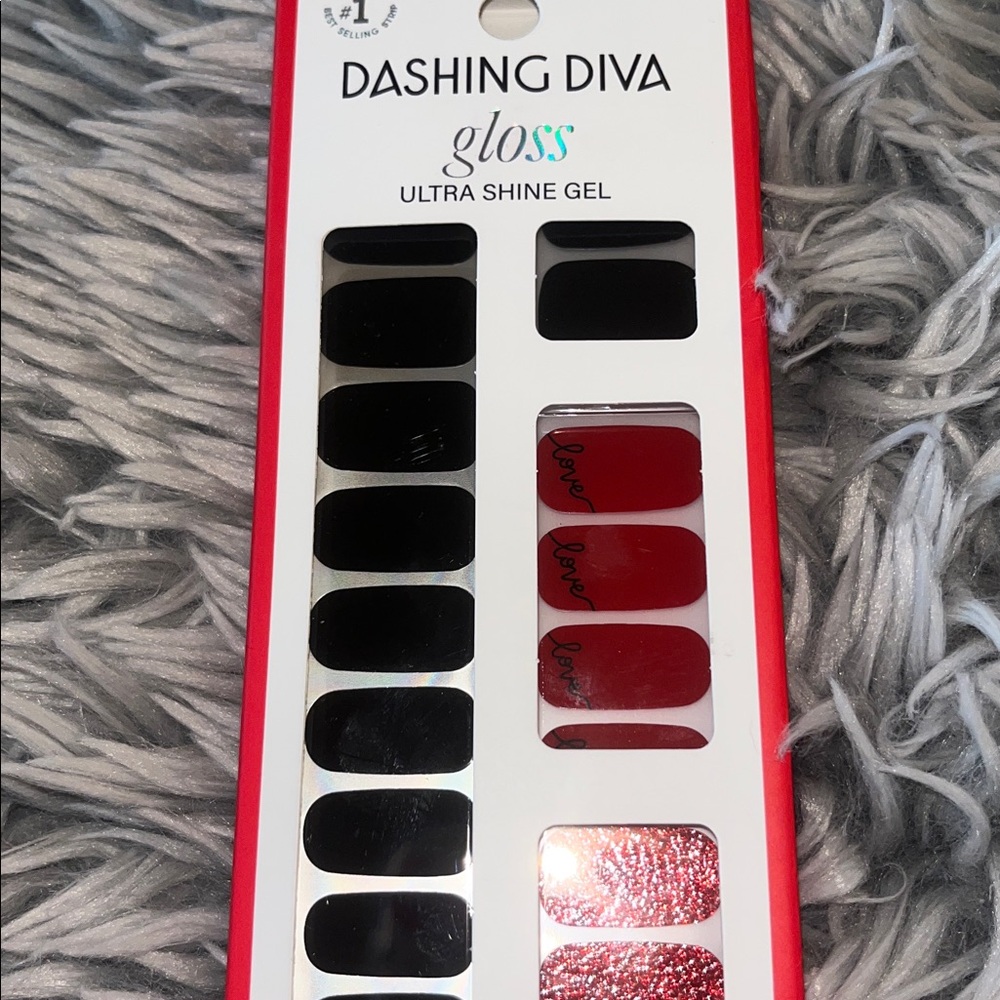 NWT Dashing Diva Gloss Ultra Shine Gel Nail Strips Set of Two Black White Red - Picture 3 of 5
